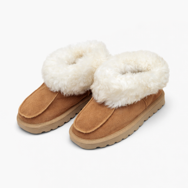 Pantuflas Cerradas de Cuero Gamuzado, Lana de Oveja y Suela de Goma